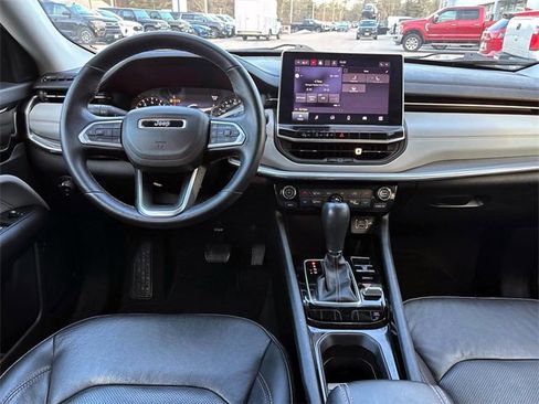 Used 2022 Jeep Compass Limited image 10
