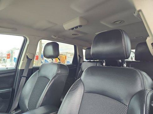Used 2018 Dodge Journey Crossroad AWD/4WD image 23