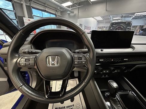 Used 2023 Honda Accord Sport image 9