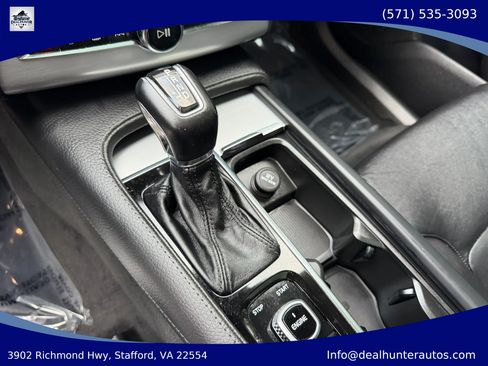 Used 2017 Volvo XC90 T5 Momentum AWD/4WD image 27