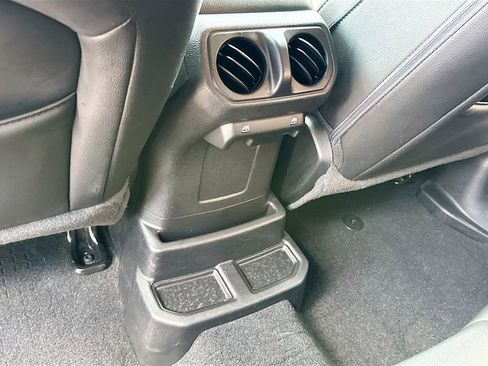 Used 2023 Jeep Wrangler Unlimited Sport image 28