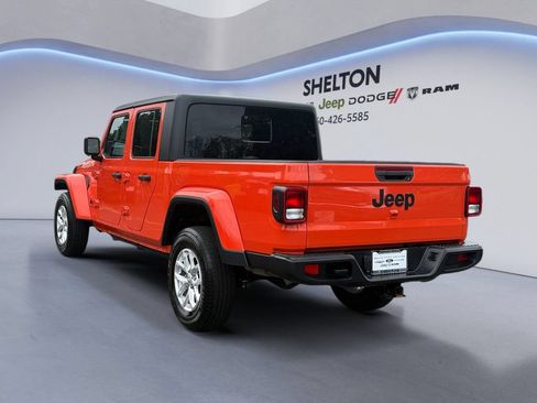 Used 2023 Jeep Gladiator Sport AWD/4WD image 4