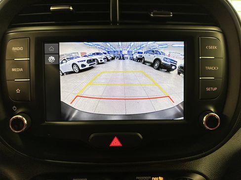 Used 2022 Kia Soul LX w/ Technology Package image 27
