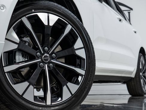 New 2026 Volvo XC60 B5 Plus w/ Climate Package image 27