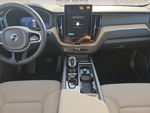 New 2026 Volvo XC60 B5 Plus AWD/4WD image 10