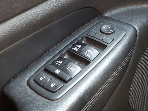 Used 2017 Jeep Grand Cherokee Altitude image 24