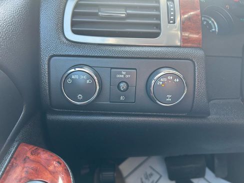 Used 2010 Chevrolet Avalanche LT w/ Regional Value Package image 23