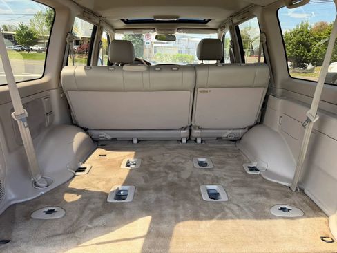 Used 2002 Toyota Land Cruiser image 27