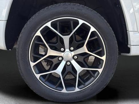 Used 2022 Jeep Grand Cherokee Summit AWD/4WD image 28