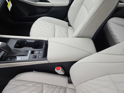 New 2026 Nissan Sentra SR FWD image 33