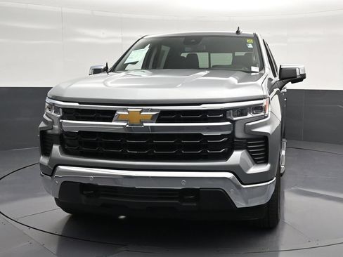 Used 2025 Chevrolet Silverado 1500 LT w/ Safety Package RWD image 6