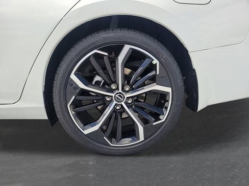 New 2026 Nissan Altima 2.5 SR w/ SR Premium Package FWD image 14