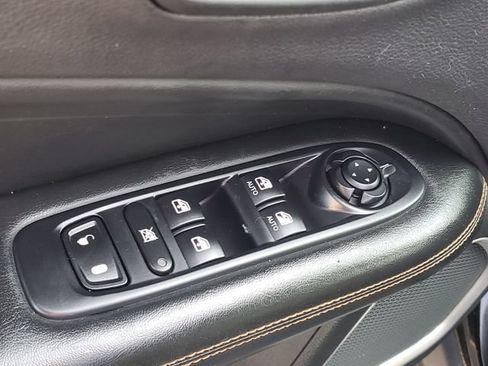 Used 2018 Jeep Compass Limited w/ Navigation Group AWD/4WD image 17