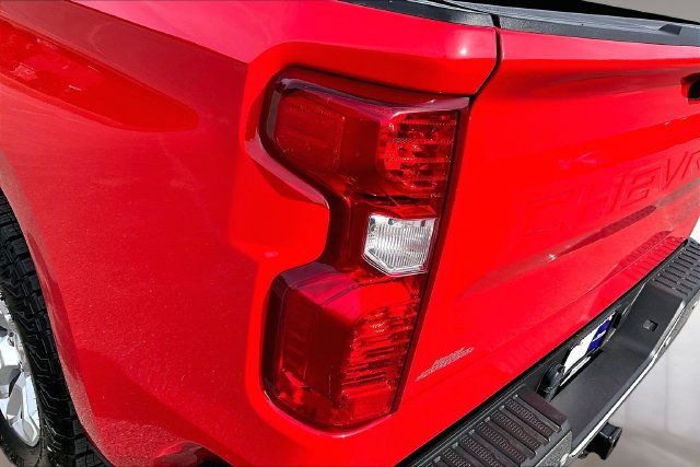 Used 2025 Chevrolet Silverado 1500 W/T w/ WT Value Package AWD/4WD image 22
