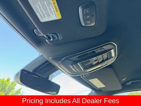 Used 2024 Jeep Wagoneer 2WD image 27