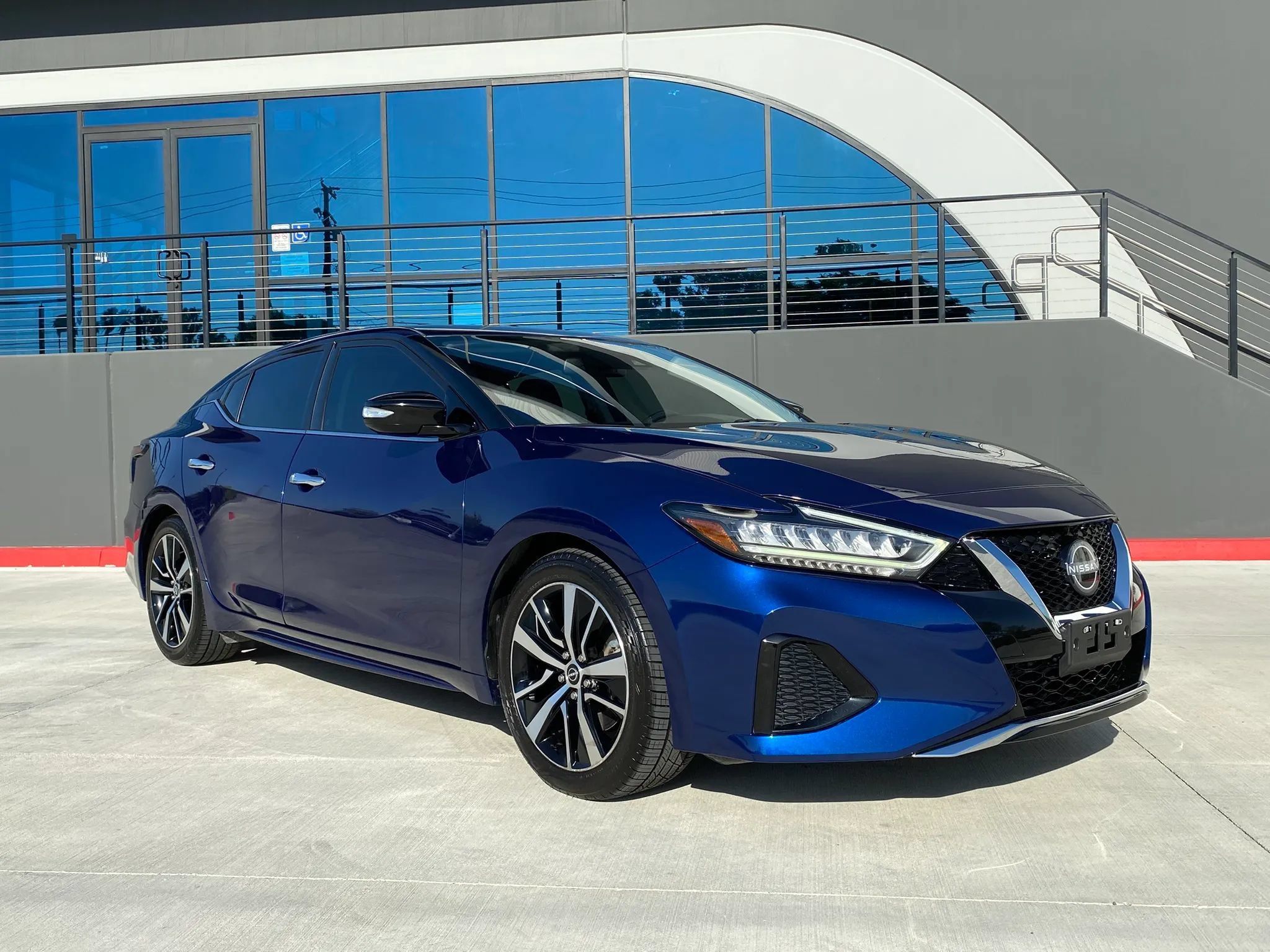 Used 2023 Nissan Maxima SV w/ Floor Mat Group FWD image 15
