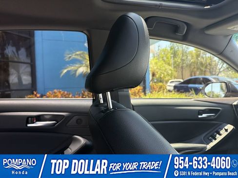 Used 2021 Toyota Avalon XLE w/ Moonroof Package FWD image 19
