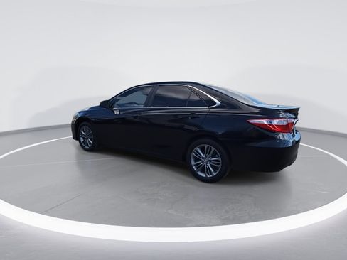 Used 2015 Toyota Camry SE image 5