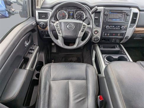 Used 2018 Nissan Titan SL w/ Chrome Package image 16