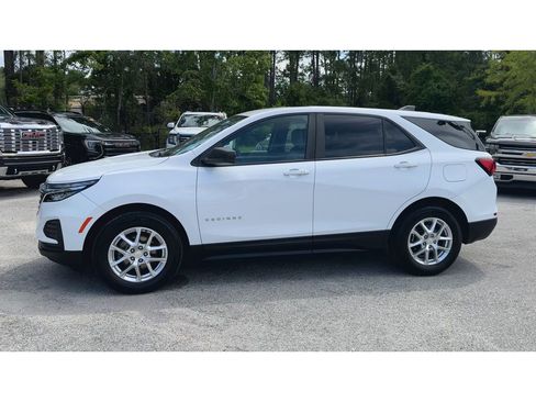 Certified 2023 Chevrolet Equinox LS w/ LS Convenience Package FWD image 5
