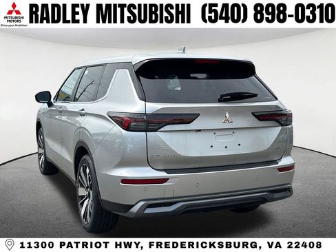 New 2026 Mitsubishi Outlander SE image 3