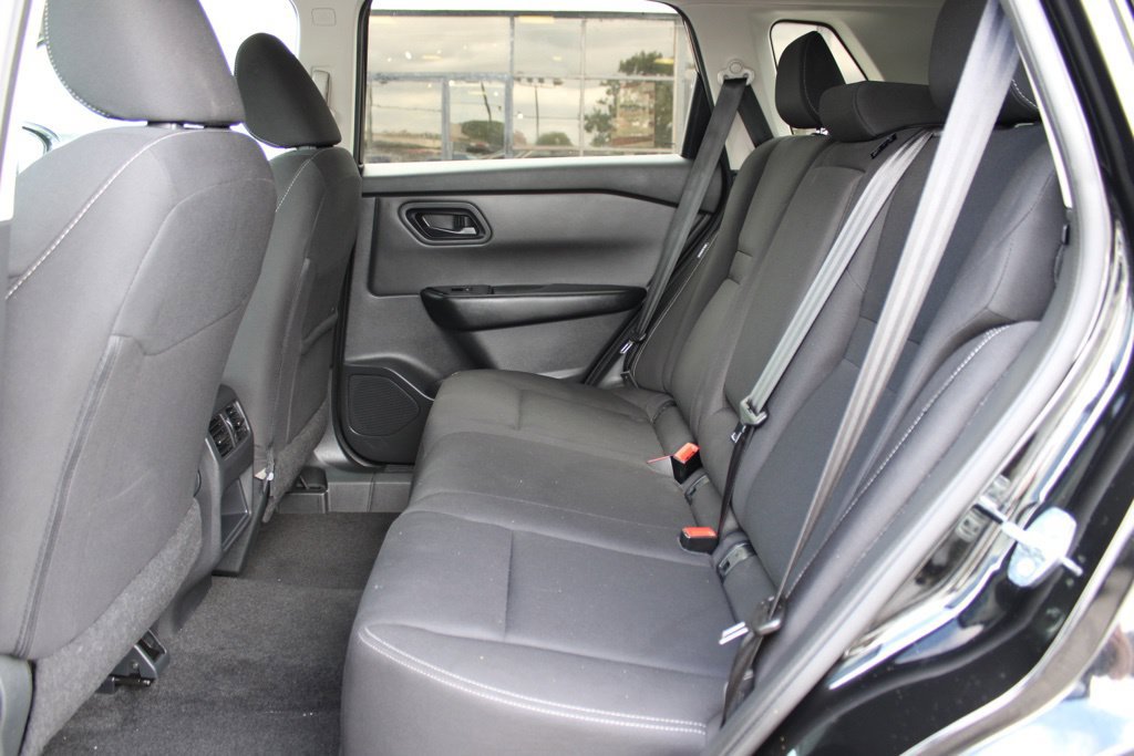 Used 2024 Nissan Rogue S AWD/4WD image 11