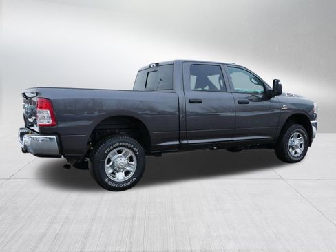 Used 2024 RAM 2500 Tradesman w/ Chrome Appearance Group image 7
