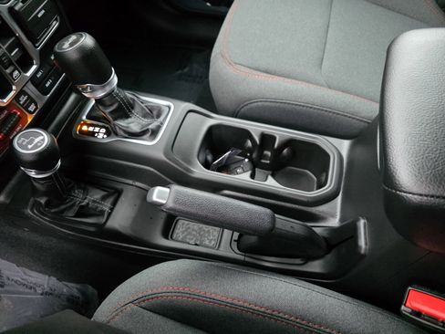 New 2026 Jeep Wrangler Unlimited Rubicon w/ Technology Group image 16