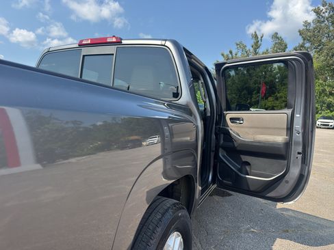 Used 2022 Nissan Frontier SV RWD image 21