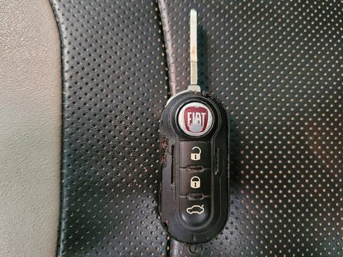 Used 2017 FIAT 500L Lounge w/ Premium Package FWD image 32