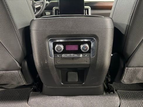 Certified 2025 GMC Yukon Denali image 29