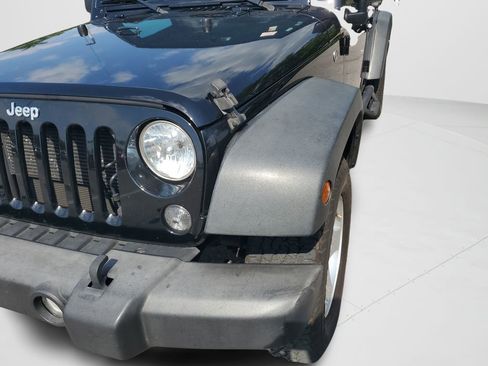 Used 2018 Jeep Wrangler Unlimited Sport S AWD/4WD image 24