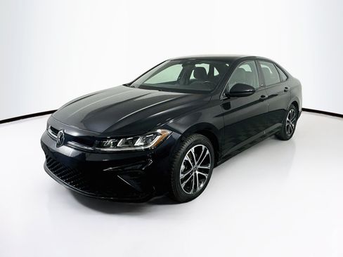 Used 2025 Volkswagen Jetta Sport FWD image 3