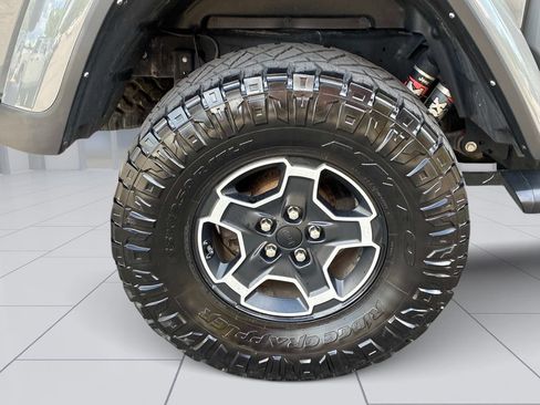 Used 2022 Jeep Gladiator Mojave w/ LED Lighting Group AWD/4WD image 10