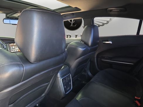 Used 2017 Dodge Charger R/T Scat Pack w/ Technology Group RWD image 17