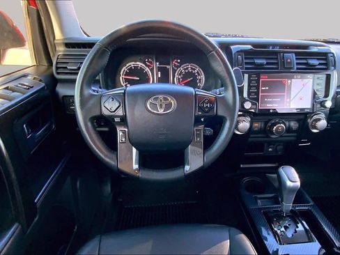 Used 2022 Toyota 4Runner TRD Off-Road Premium w/ Moonroof Package AWD/4WD image 6