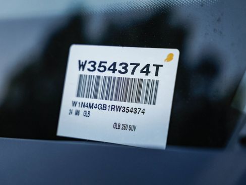 Certified 2024 Mercedes-Benz GLB 250 image 26