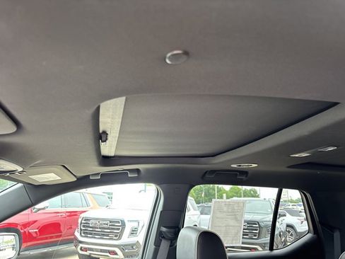 Used 2024 Chevrolet Traverse Premier w/ Redline Edition FWD image 19