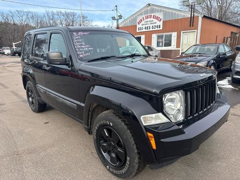 Used 2012 Jeep Liberty Sport image 3