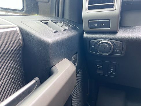 Used 2019 Ford F150 Raptor w/ Equipment Group 802A Luxury AWD/4WD image 25
