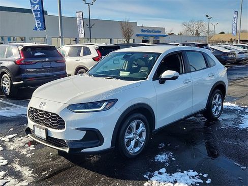 Used 2023 Honda HR-V LX image 3