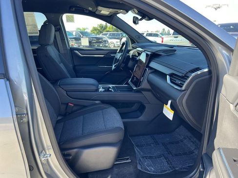 New 2026 GMC Acadia Elevation image 30