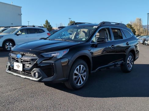 New 2025 Subaru Outback Premium image 3