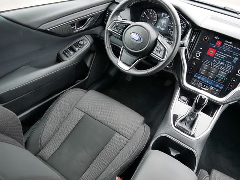 Used 2024 Subaru Outback Premium image 9