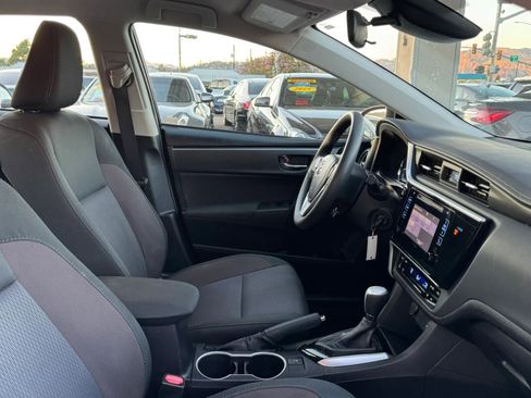 Used 2019 Toyota Corolla LE w/ Carpet Mat Package (TMS) FWD image 10