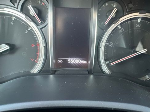 Used 2021 Toyota 4Runner Limited AWD/4WD image 3