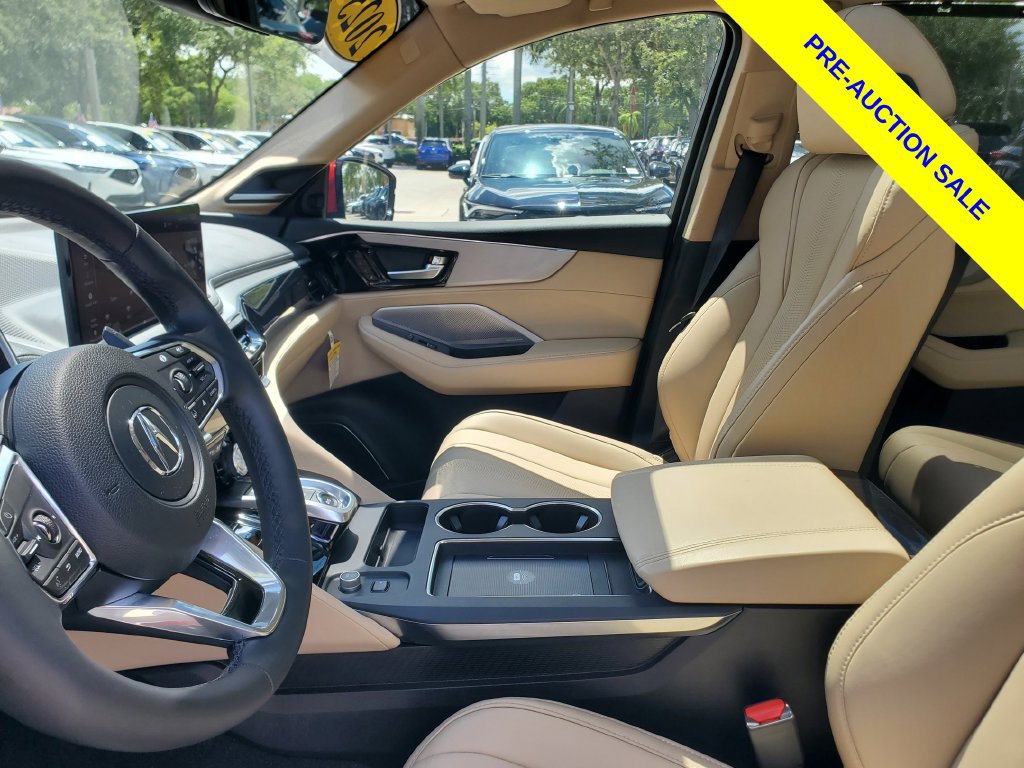 Used 2025 Acura MDX w/ Technology Package FWD image 16