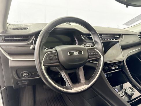 Used 2021 Jeep Grand Cherokee L Limited AWD/4WD image 4