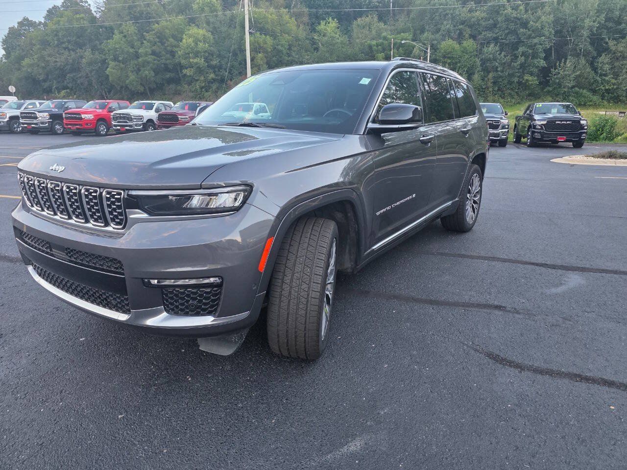 Used 2025 Jeep Grand Cherokee L Summit AWD/4WD image 5