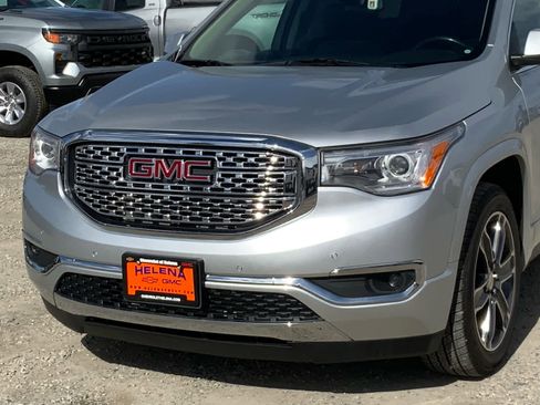 Used 2019 GMC Acadia Denali image 9